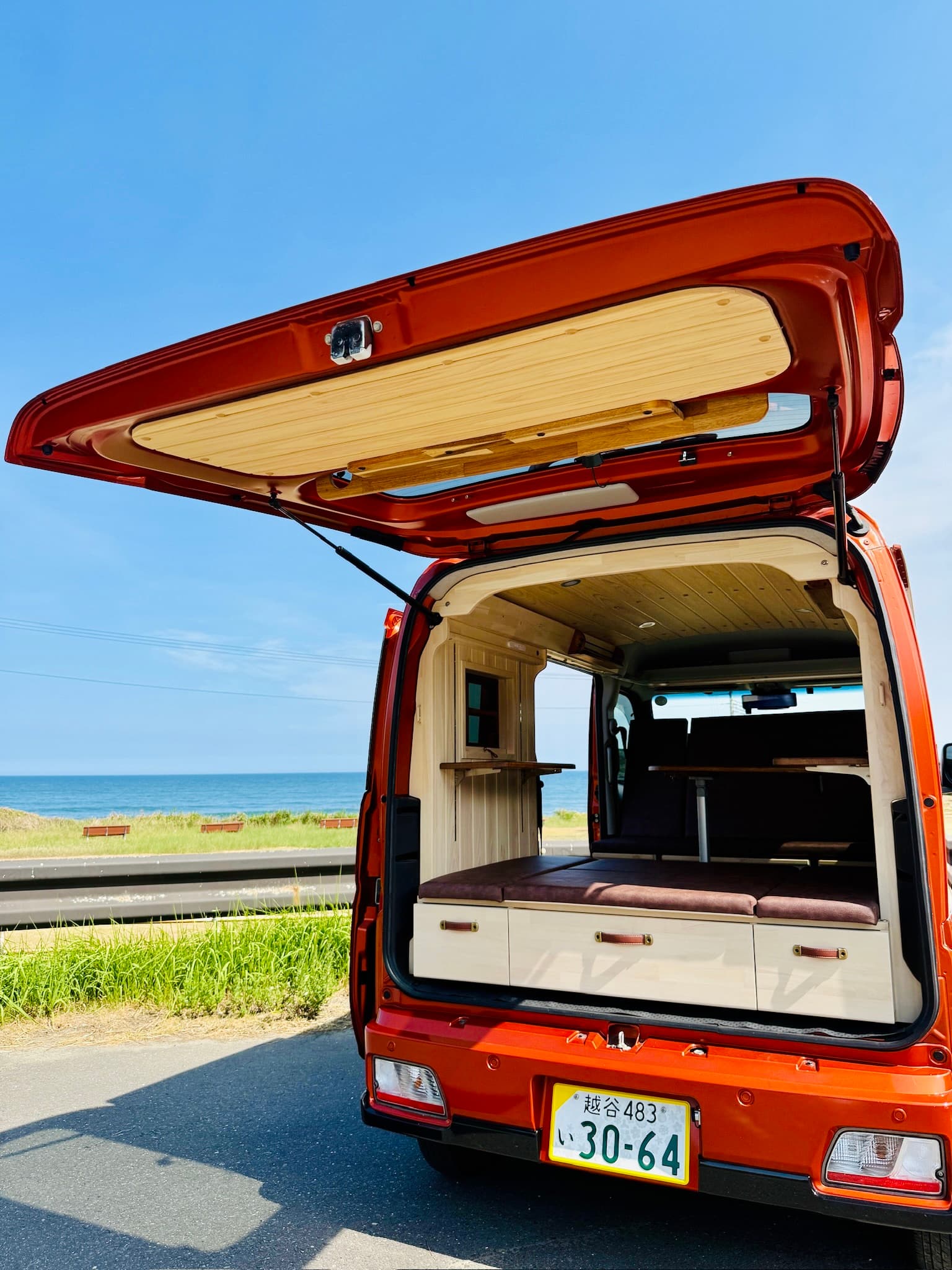 6_top-picture-from-rear