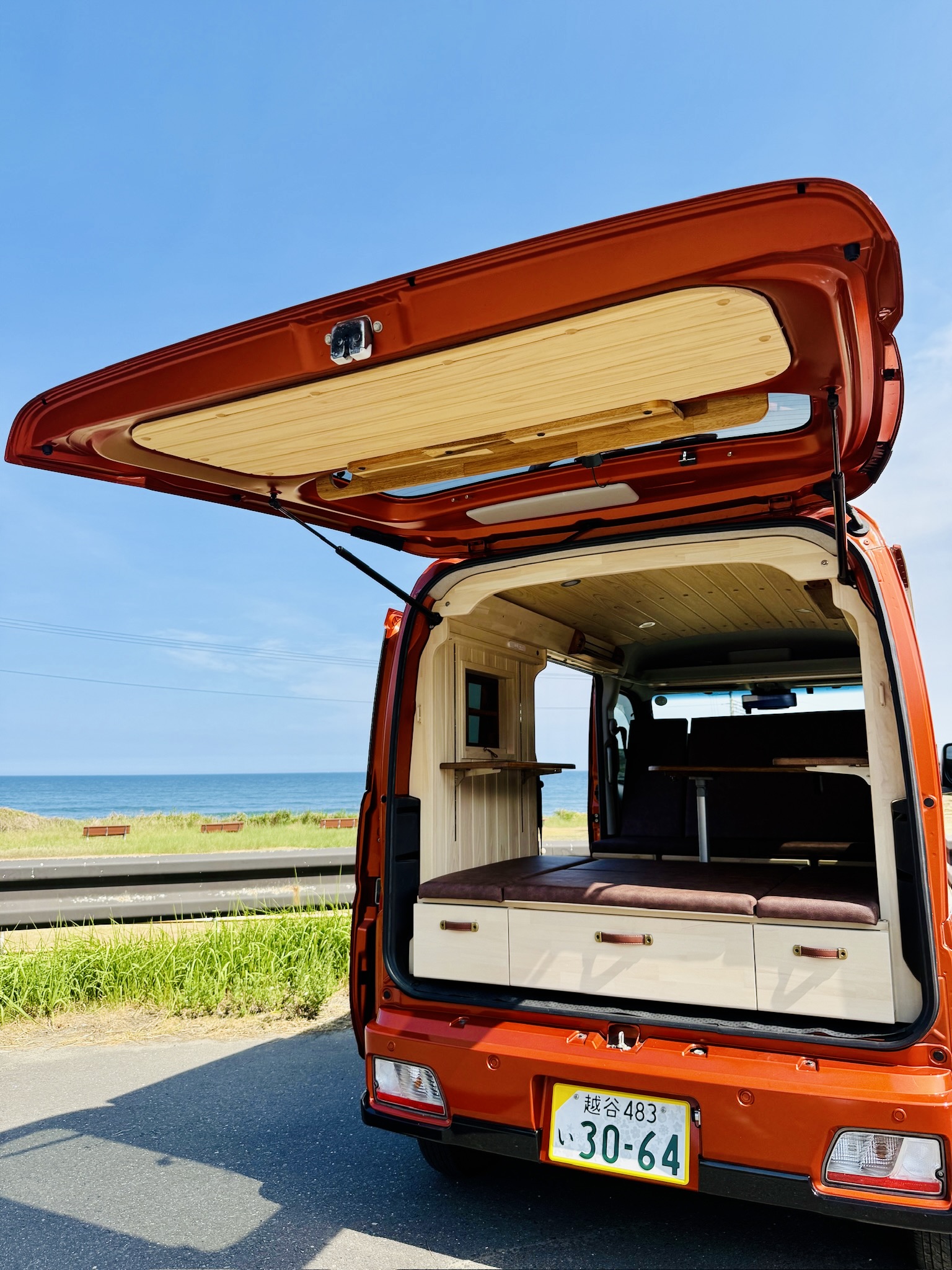 みのむしFactory | ハンドメイドキャンピングカーキット